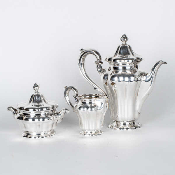 KAFFESERVIS, 3 del, silver, rokokostil, sannolikt 1900-talets första hälft, tot vikt ca 1 167 g_16124a_8db55f2f91e68cf_lg.jpeg