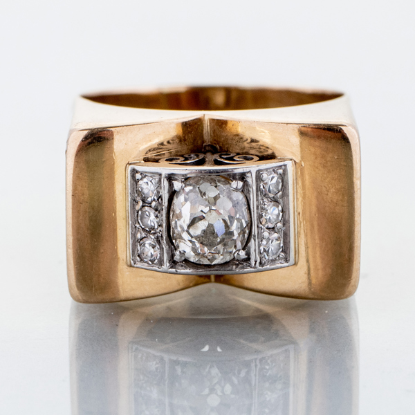 RING, 18k guld och vitguld, Atelier Ajour Stocholm 1947, med diamanter bl a ca 0.80 ct, tot ca 11,5 g_16209a_8db56e5049354b9_lg.jpeg
