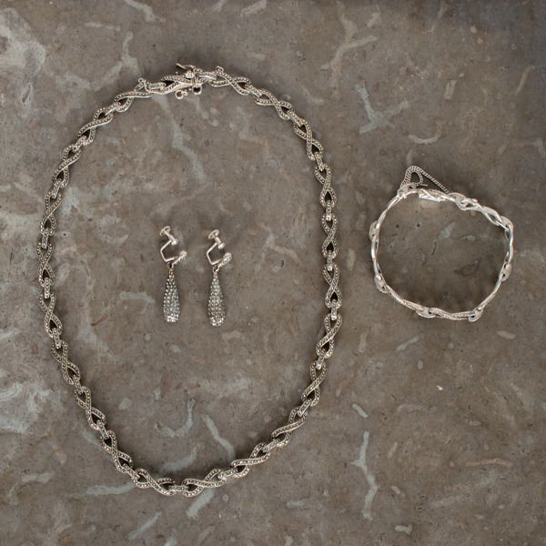 SMYCKESGARNITYR, 3 del, silver, med markasiter, sannolikt 1900-talets första hälft _30479a_8dc386139a7742b_lg.jpeg