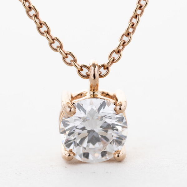 HÄNGE MED KEDJA, 18k roséguld, briljantslipad diamant 0,71 ct kvalitet ca F(TW)/VS1_3588a_lg.jpeg